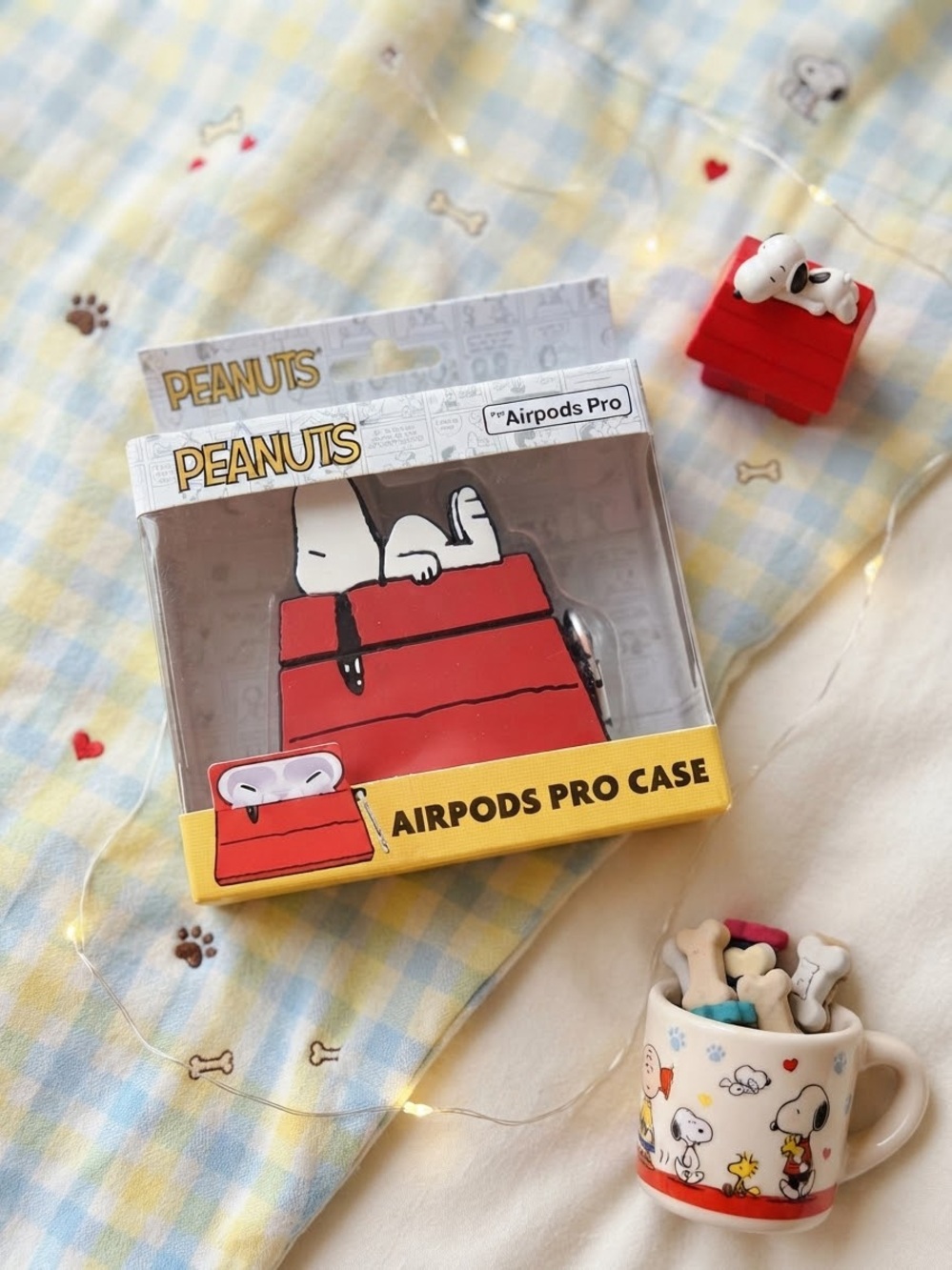 Peanuts Snoopy Red AirPods Pro Case